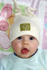 Alixane et son bonnet.